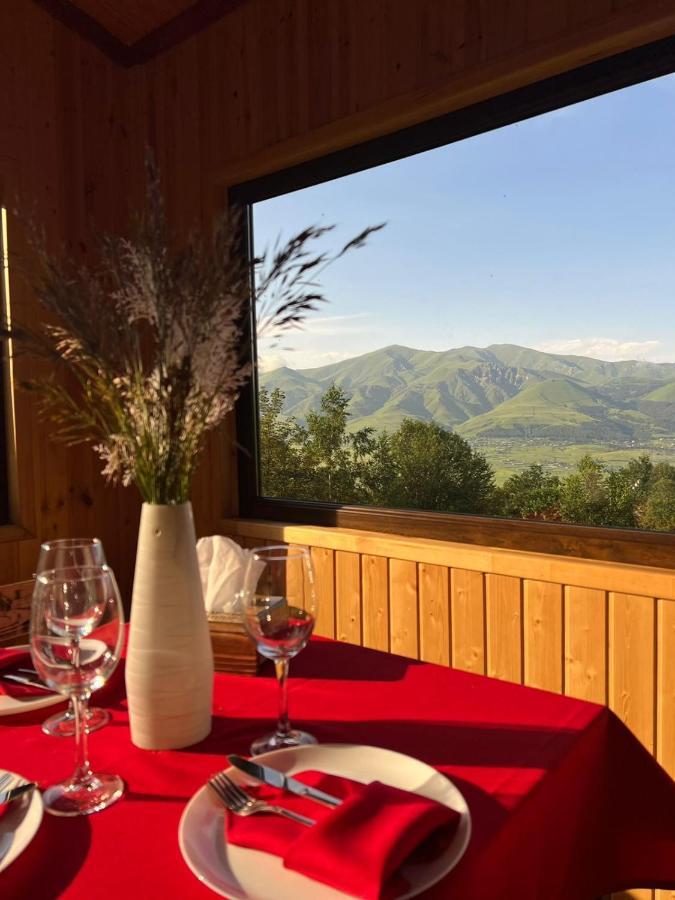 Glamping Wolf Mount Villa Margahovit Exterior foto