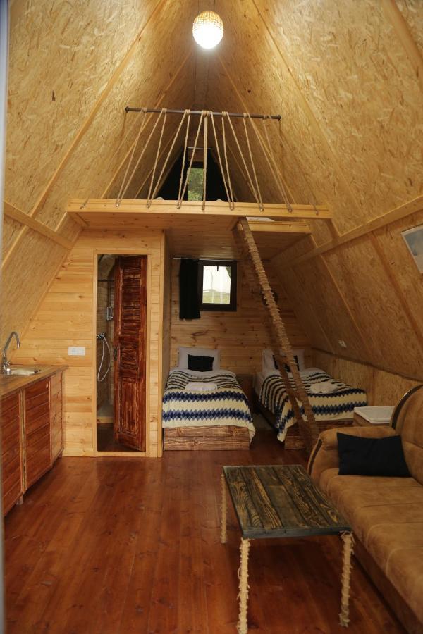 Glamping Wolf Mount Villa Margahovit Exterior foto