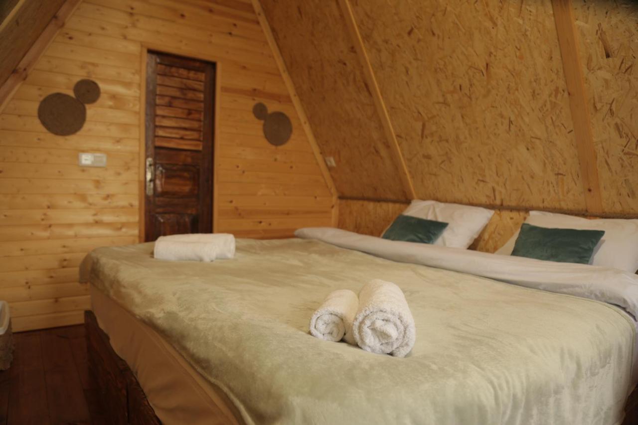 Glamping Wolf Mount Villa Margahovit Exterior foto