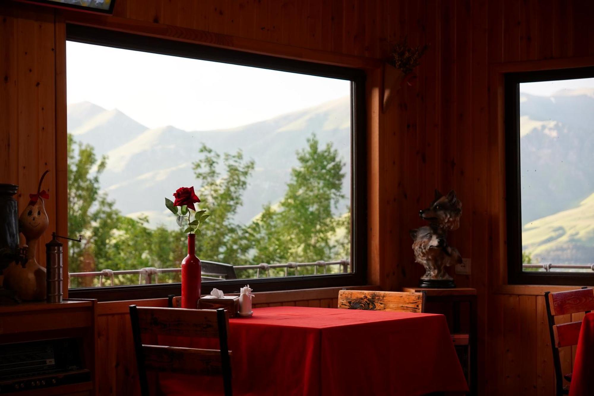 Glamping Wolf Mount Villa Margahovit Exterior foto